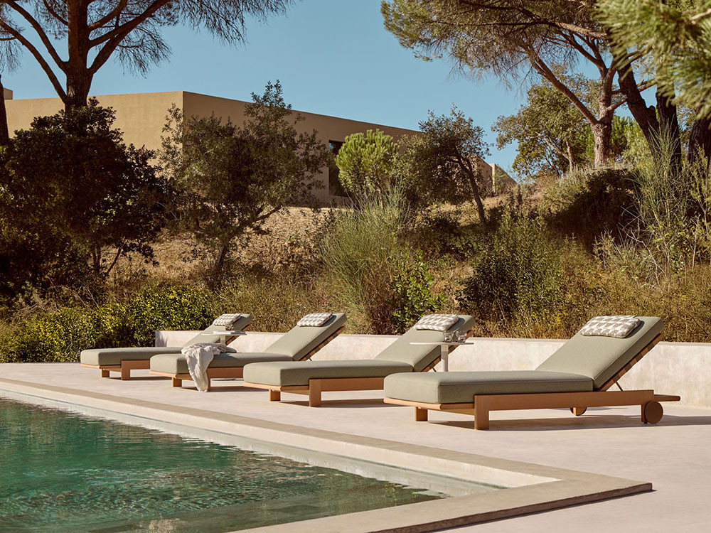 Tumbona Kubik Point con estructura en TechTeak y cojín tapizado en textiles seleccionados