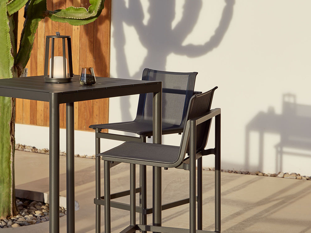 Mesa alta para terraza o jardín personalizable de Point Origin