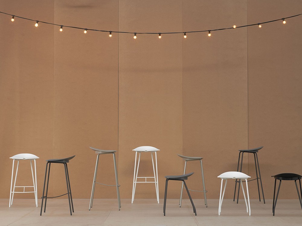 Taburete Ant outdoor de exterior en acero y polipropileno