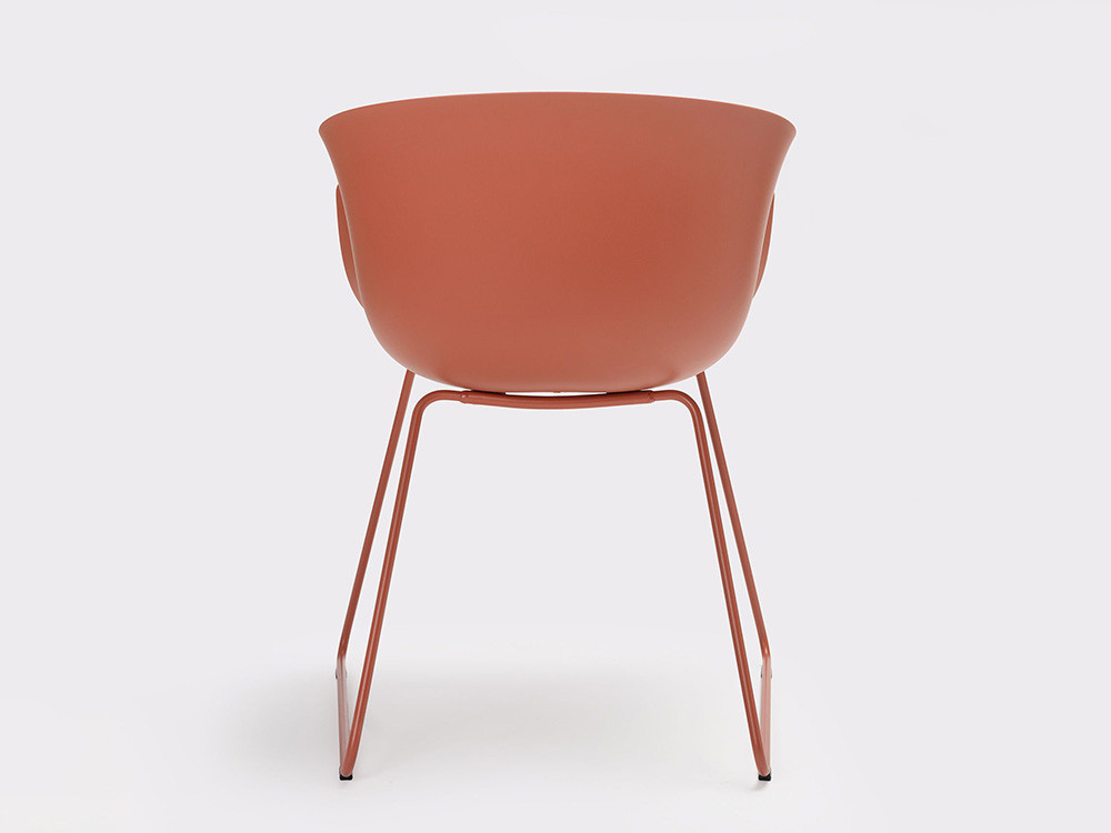 Ondarreta muebles de diseño: silla Bai trineo con cojín galleta ergonómico