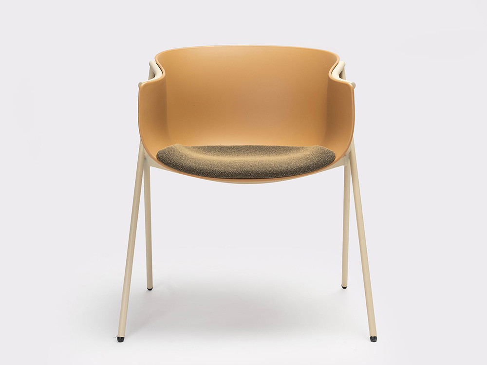 Muebles Ondarreta: silla Bai con cojín galleta, máximo confort personalizado