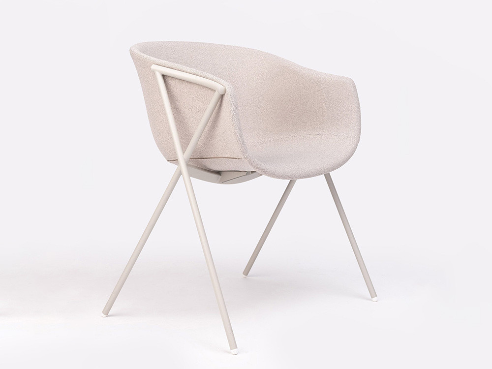 Ondarreta silla Bai tapizada: máximo confort personalizado en muebles de diseño