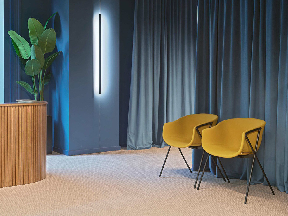 Silla Bai de diseño Ondarreta: elegancia tapizada para sillas modernas