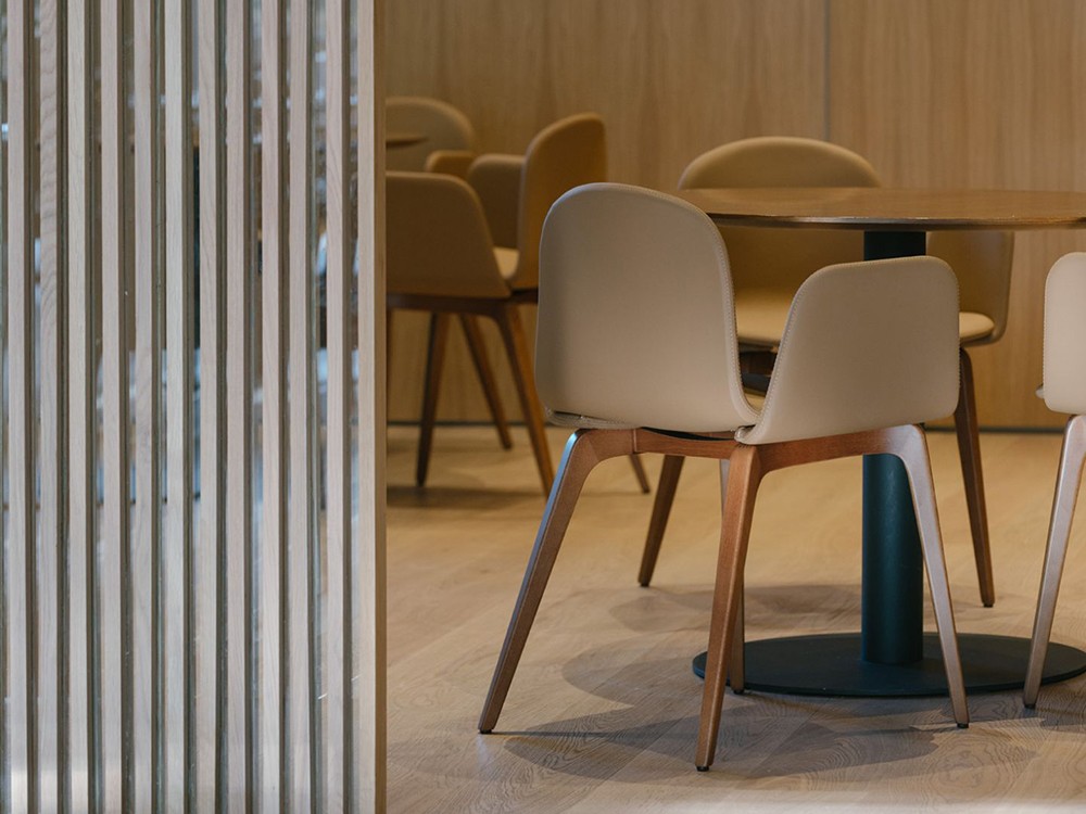 Silla Bob Wood XL tapizada Ondarreta