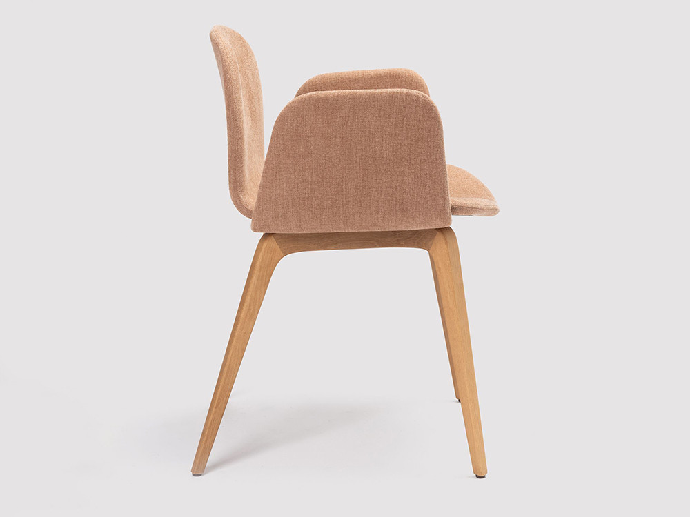 Silla Bob Wood XL con brazos tapizada