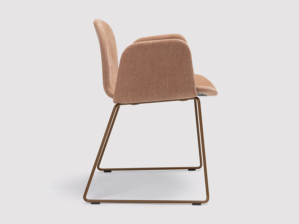 Silla trineo Bob XL tapizada con brazos