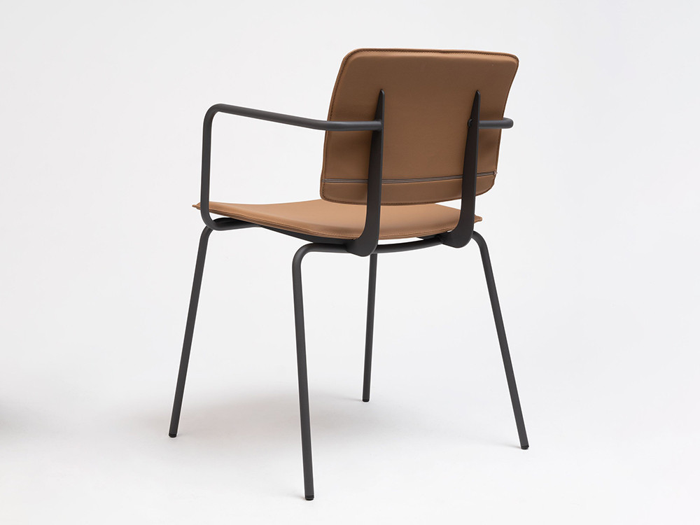 Silla Don de polipiel sin brazos: el equilibrio perfecto entre diseño y confort