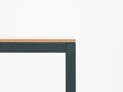 Muebles Ondarreta: mesa alta Dry laminada, versatilidad para cocina o muebles de despacho.
