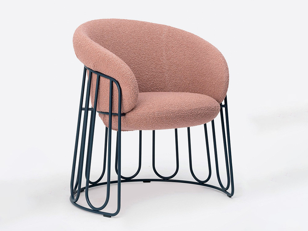 Muebles Ondarreta: silla Ginger trineo de diseño con estructura de acero de formas orgánicas