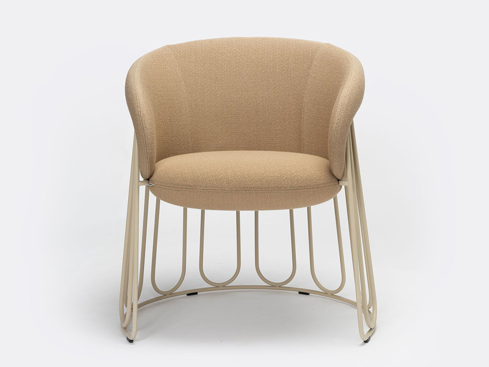 Detalle del tapizado de la silla Ginger trineo: calidad y diseño personalizado de Ondarreta