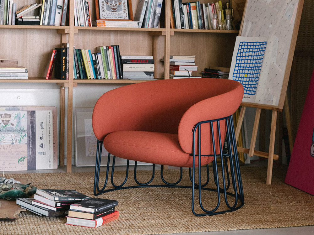 Butaca Ginger Ondarreta: diseño personalizado con estructura trineo de varillas de acero orgánicas