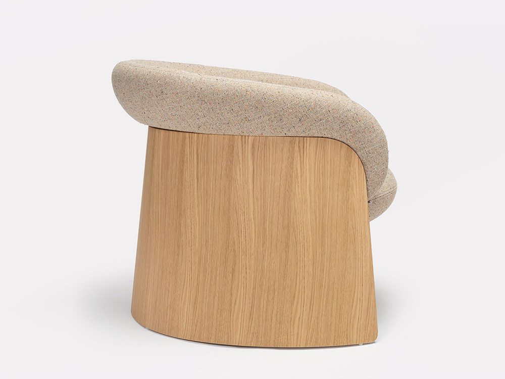 Silla lounge Ginger personalizada: esencia del diseño Ondarreta en madera natural.
