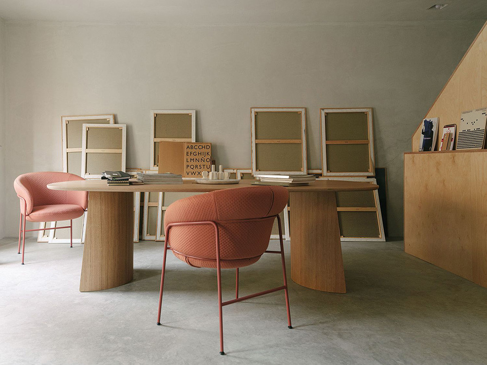 Mesa de comedor ovalada Ginger Ondarreta: diseño personalizado en chapa de roble de alta calidad