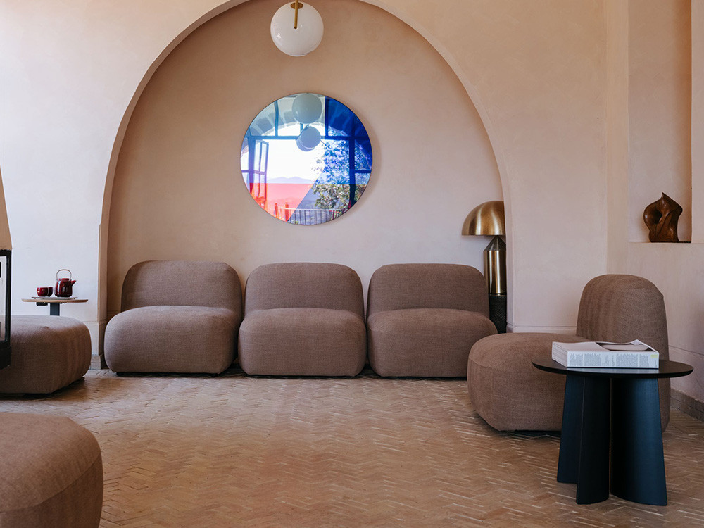 Módulo central del sofá modular Gumi de Ondarreta: diseño personalizado con líneas redondeadas para tu salón