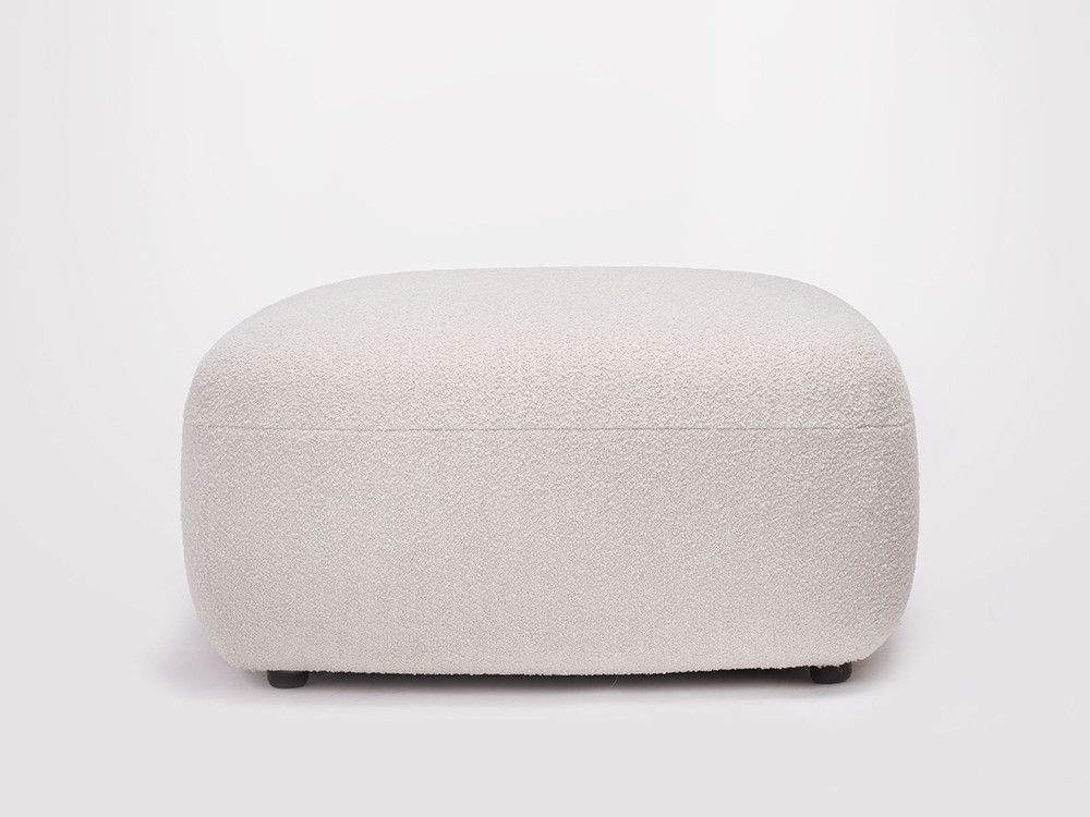 Puf Gumi personalizado: versatilidad y estética de Ondarreta para un salón moderno.