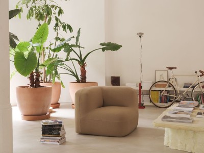 Módulo esquina sofá modular Gumi Ondarreta: diseño personalizado con líneas redondeadas para salón.