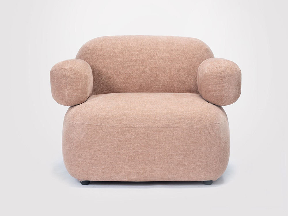 Sillón Gumi personalizado con brazos: versatilidad modular de Ondarreta para salones modernos.