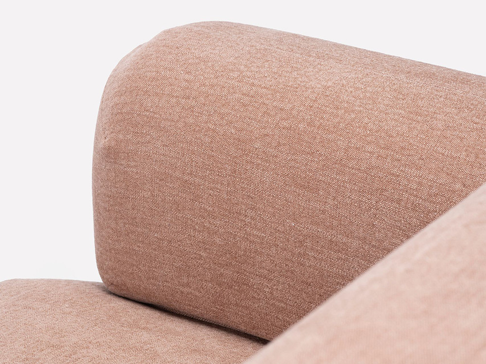 Composición de sofá modular Gumi: sillón con brazos de Ondarreta, diseño funcional y personalizado.