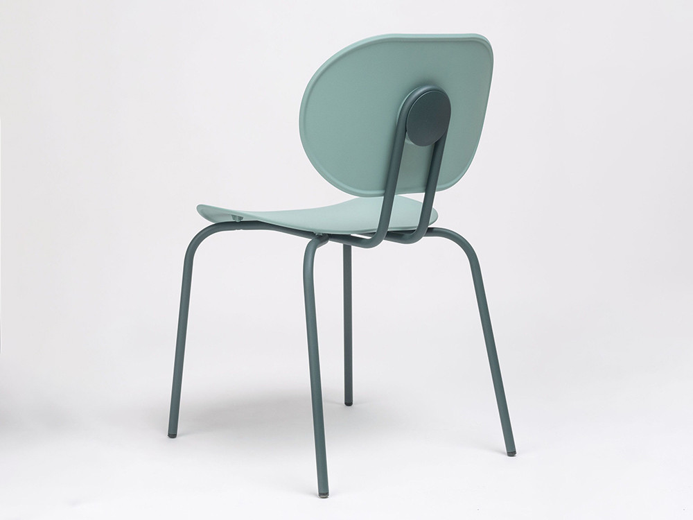 Muebles Ondarreta: silla Hari en polipropileno, el equilibrio perfecto en sillas de cocina