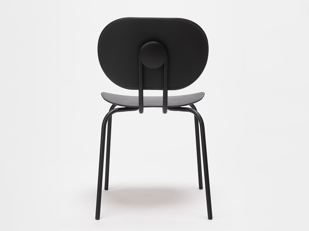 Silla Hari personalizada: diseño ergonómico en polipropileno con el sello de Ondarreta