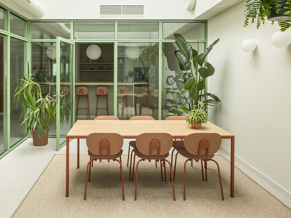 Silla Hari Ondarreta: funcionalidad y diseño en polipropileno para sillas de cocina