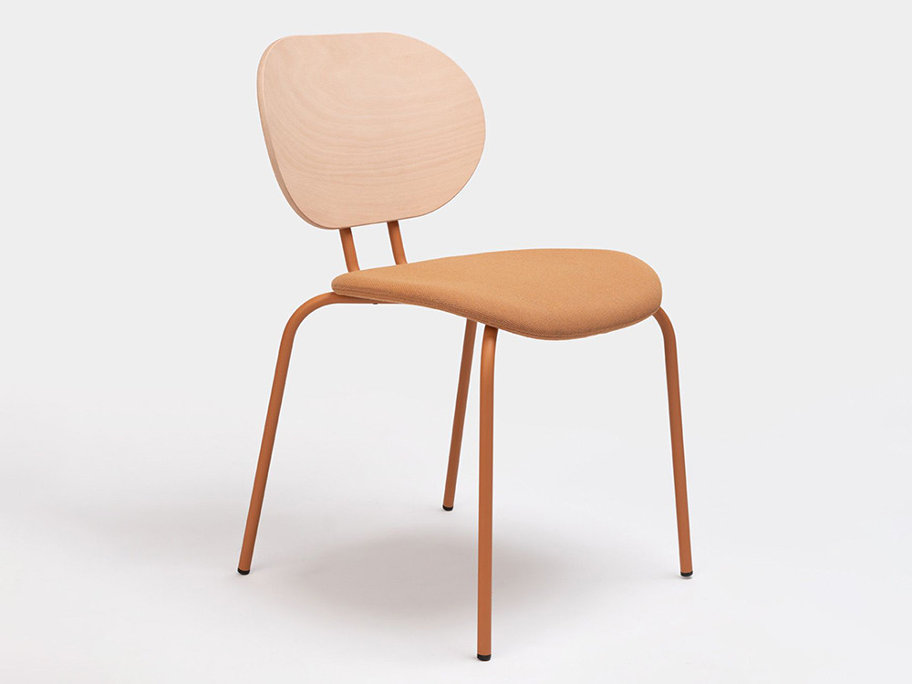 Silla Hari de Ondarreta: combinación de madera de roble y confort tapizado en sillas de comedor modernas