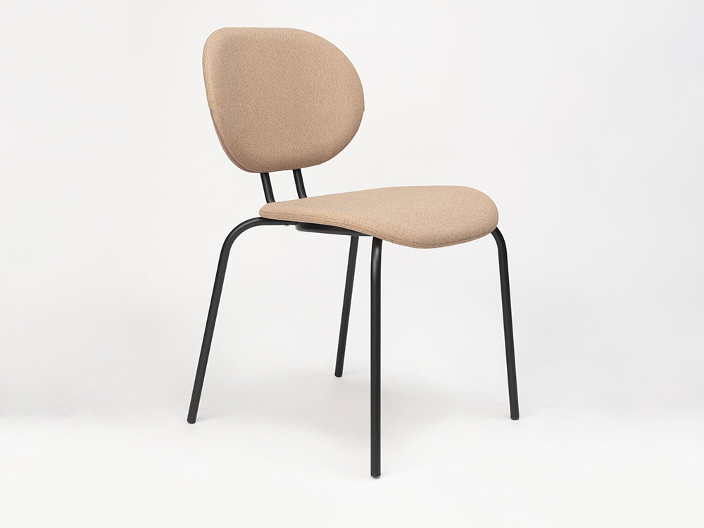 Ondarreta silla Hari: la opción ideal en sillas de comedor tapizadas de alta gama.