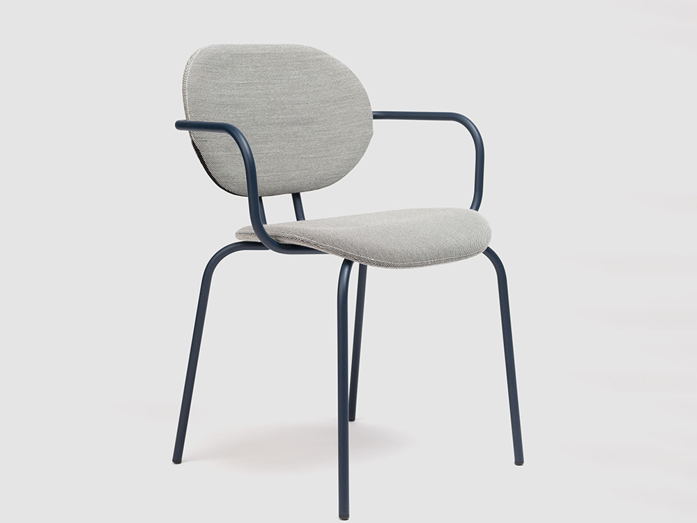Mobel 6000: silla Hari Ondarreta tapizada con brazos, mobiliario de alta gama configurable.