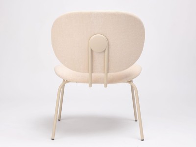 Muebles Ondarreta: butaca lounge Hari, la esencia del diseño contemporáneo en tu hogar