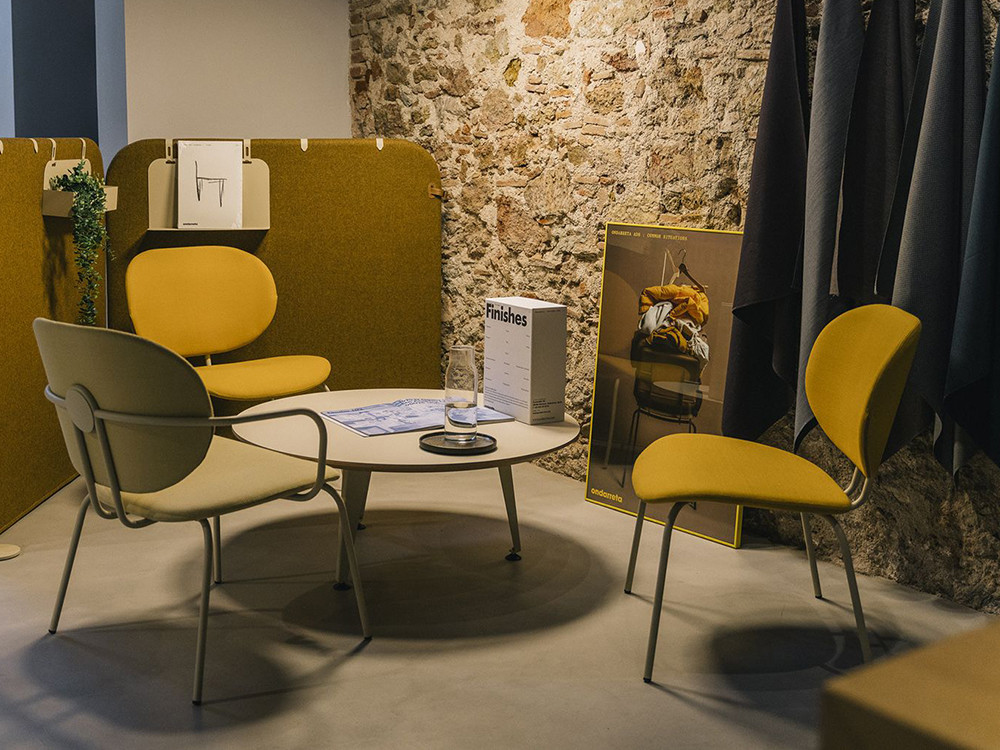 Mobiliario de diseño Ondarreta: butaca lounge Hari, elegancia tapizada para tu salón de diseño