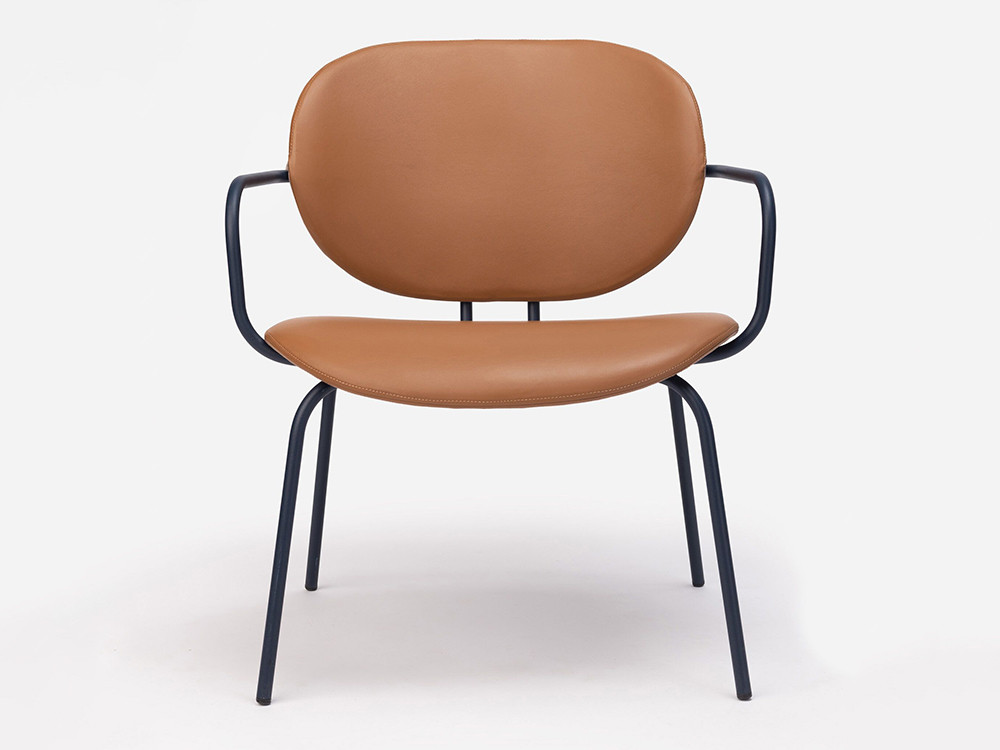 Butacas de diseño Ondarreta: el modelo lounge Hari destaca por su estética suave y tejidos seleccionados