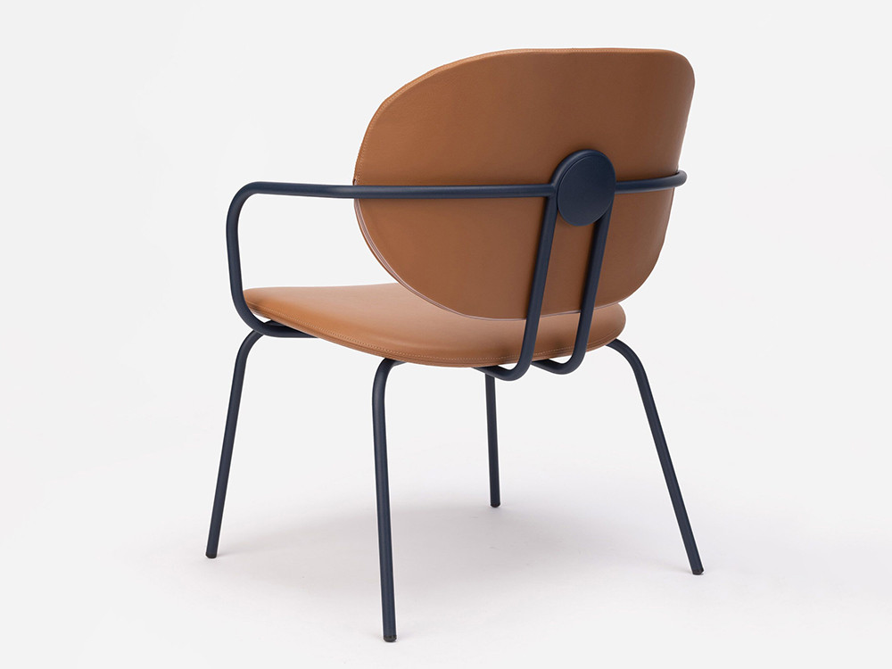 Estructura y asiento textil de la butaca Hari personalizada de Ondarreta