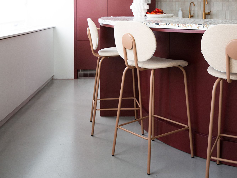Taburete Hari Ondarreta: la esencia del diseño moderno en tu barra de cocina
