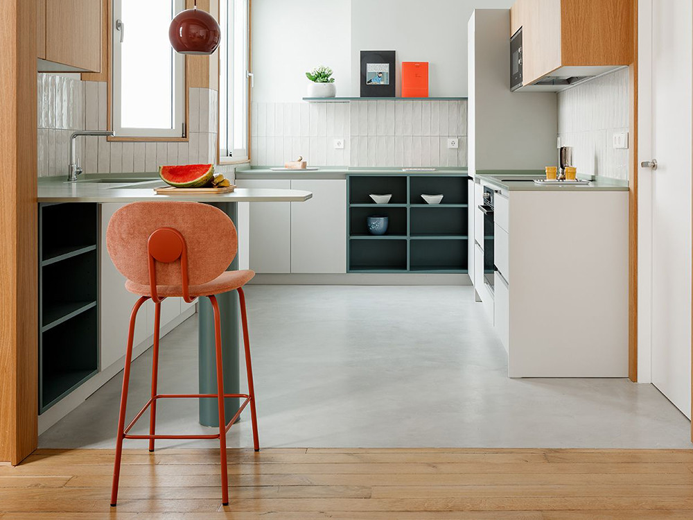 Taburete Hari Ondarreta tapizado para cocinas de diseño personalizado