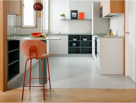 Taburete Hari Ondarreta tapizado para cocinas de diseño personalizado