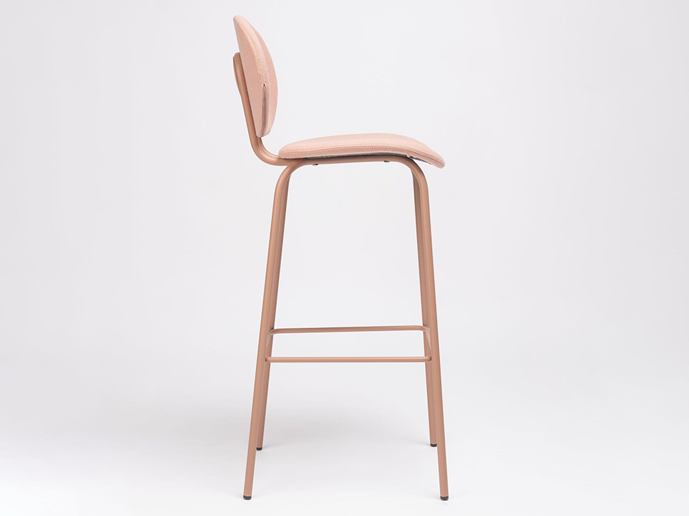 Taburete Hari personalizado: estética suave y confort superior en cocinas de diseño