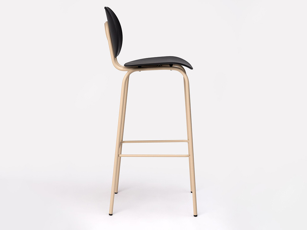 Taburete Hari Ondarreta: estilo contemporáneo en polipropileno disponible en dos alturas