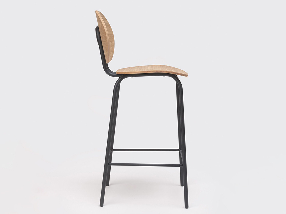 Mobel 6000: taburete Hari Ondarreta, elegancia natural en madera de roble para el hogar