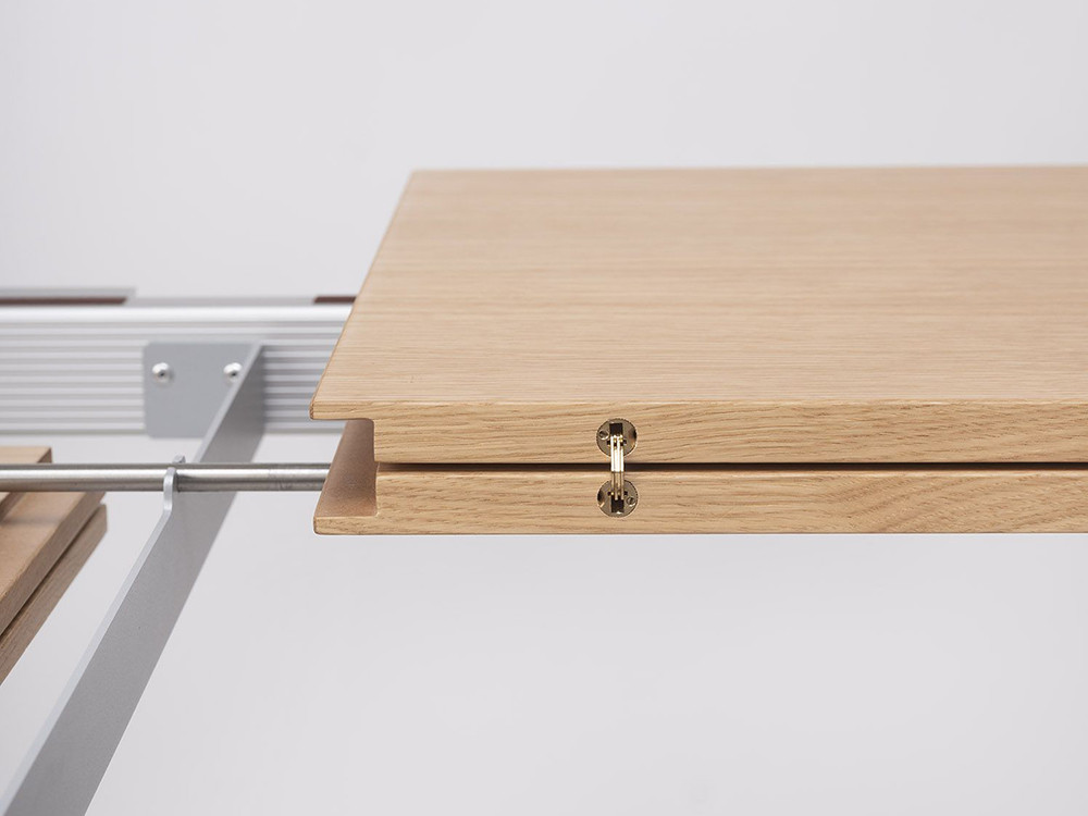 Mobel 6000: mesa extensible Iru de Ondarreta, icono del diseño en chapa natural de roble