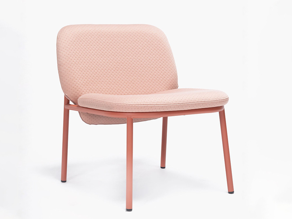 Butacas salón modernas: modelo Lana de Ondarreta con estructura de acero minimalista.