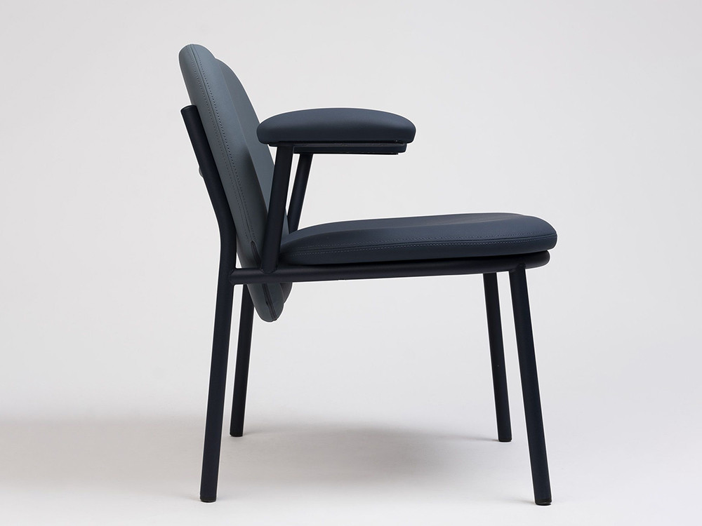 Mobel 6000: butaca Lana de Ondarreta, mobiliario exclusivo con diseño personalizado y brazos.