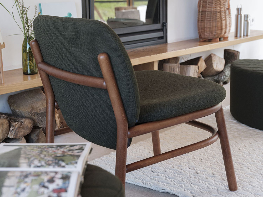 Butaca Lana Ondarreta tapizada: confort superior y estética nórdica en tejidos seleccionados