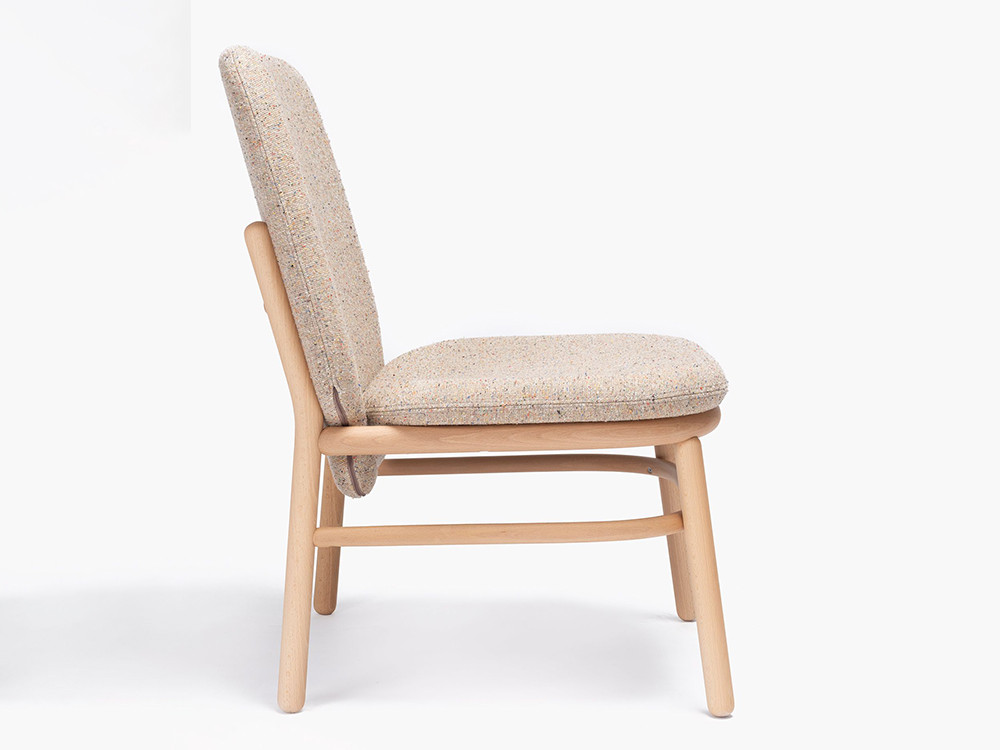 Muebles Ondarreta: butaca Lana de respaldo alto, ergonomía y diseño contemporáneo en haya