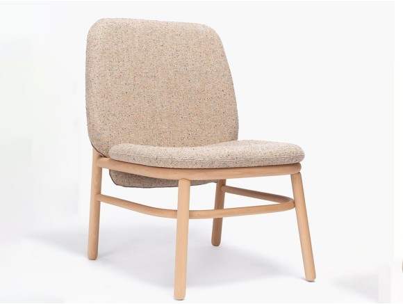 Butaca Lana Ondarreta con respaldo alto: diseño personalizado en madera de haya para tu salón
