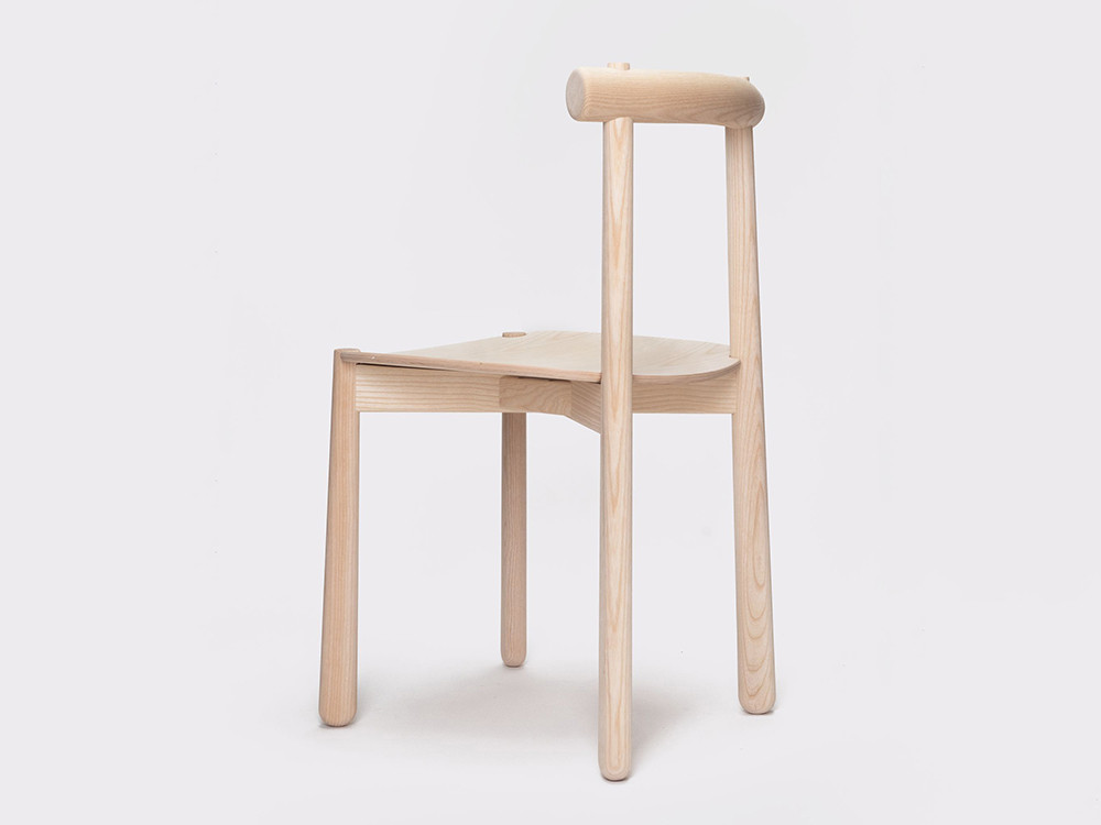 Muebles Ondarreta: silla Mibu, la elegancia de la madera maciza en sillas de cocina de diseño