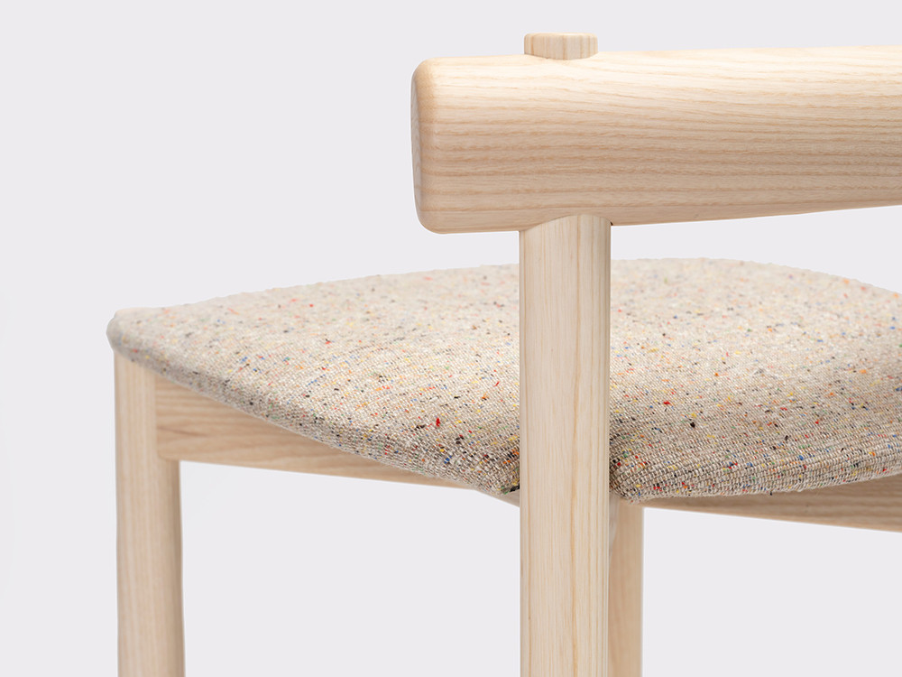 Mobel 6000: taburete Mibu de Ondarreta, mobiliario exclusivo con tapicería en tejidos seleccionados