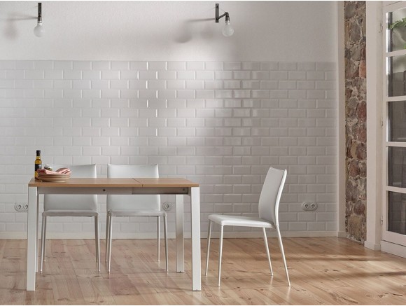 Silla Moka de Ondarreta: diseño apilable con estructura de acero y asiento tapizado personalizado