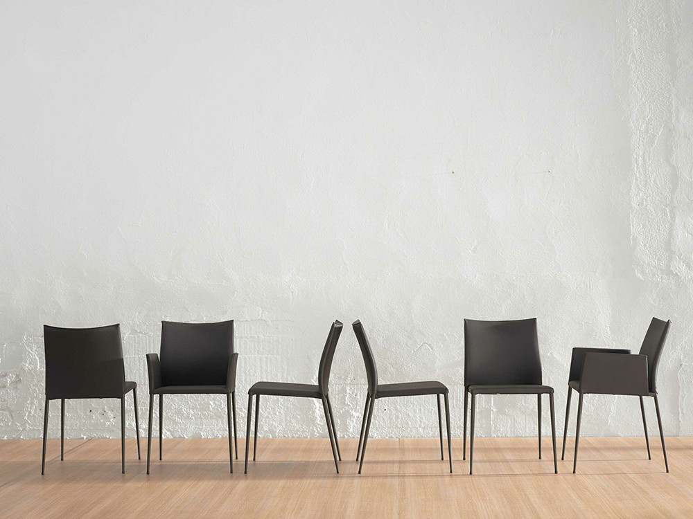 Silla moderna apilable: modelo Moka de Ondarreta en acero, estilo y durabilidad para tu hogar