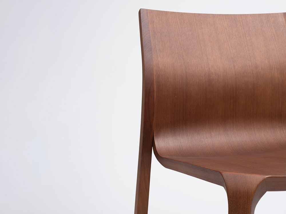 Silla apilable de madera de roble Silu