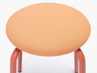 Taburetes de diseño Tam: confort superior con asiento en tejidos seleccionados de alta gama